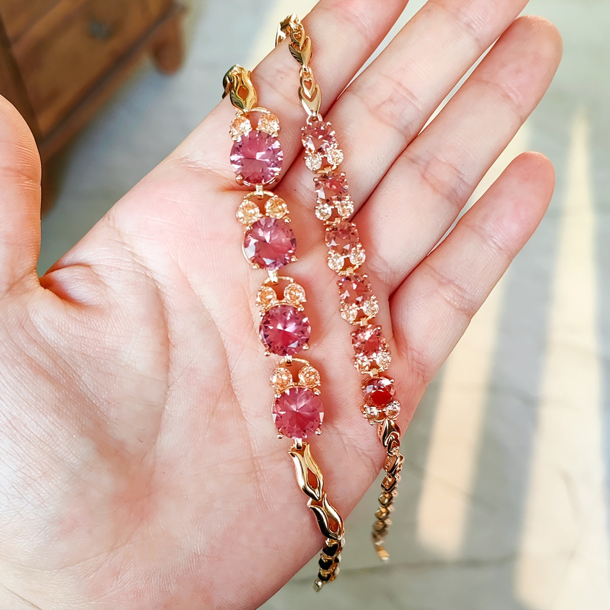 Toʻylar, partiylar va kundalik kiyimlar uchun rang oʻzgartiruvchi sintetik sultonit diaspor barmoqboshqasi