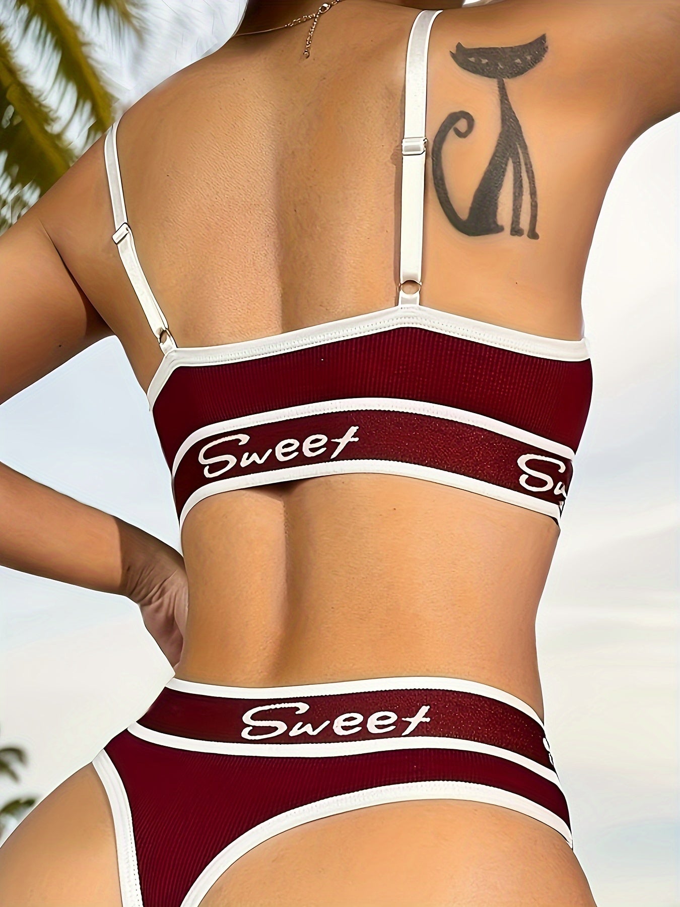 Women's Black and White Seamless Lingerie Set with Wireless Bra and Breathable Panties