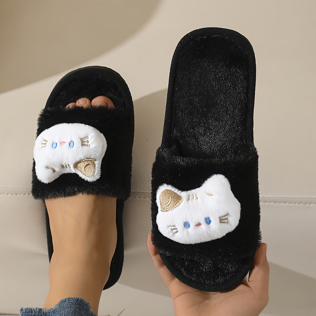 Women's Plush Slippers with Cute Cat Design Warm Non-Slip Indoor Footwear
