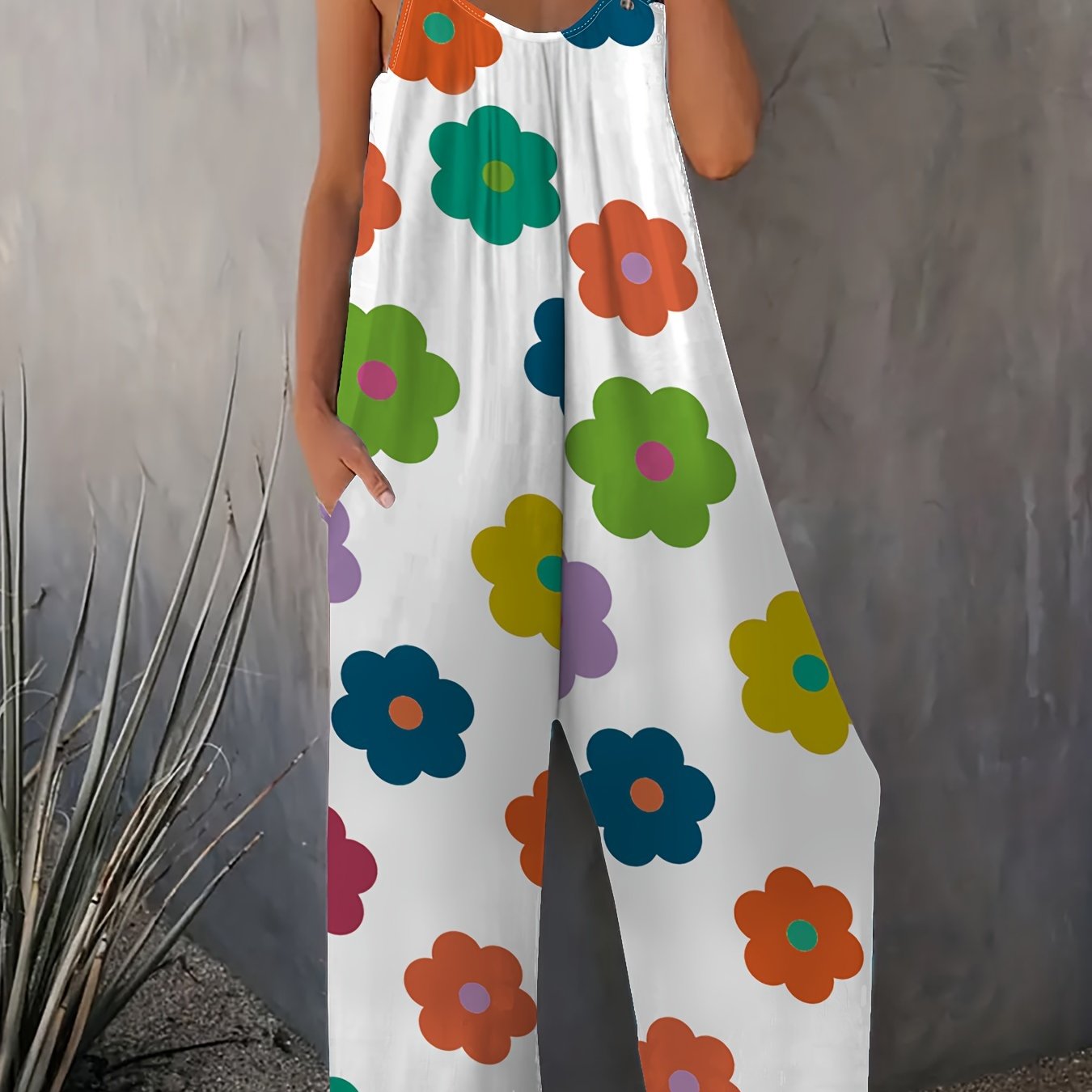 Plus Size Women's Floral Wide-Leg Jumpsuit with Pockets for Summer Vacation