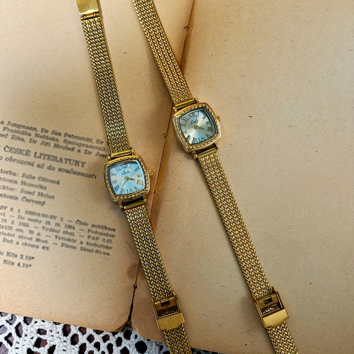 Women's Gold Quartz Watch with Stainless Steel Band Vintage French Style for Daily and Formal Wear