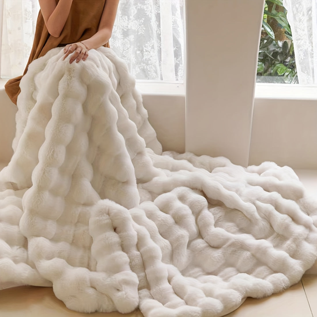 Faux Fur Blanket Soft Warm All-Season for Bedroom Office Travel and Home Decor