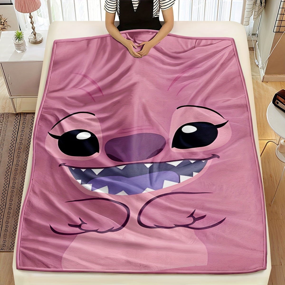 Pink Plush Throw Blanket with Cartoon Design Soft Polyester Knit for Bed Sofa Travel