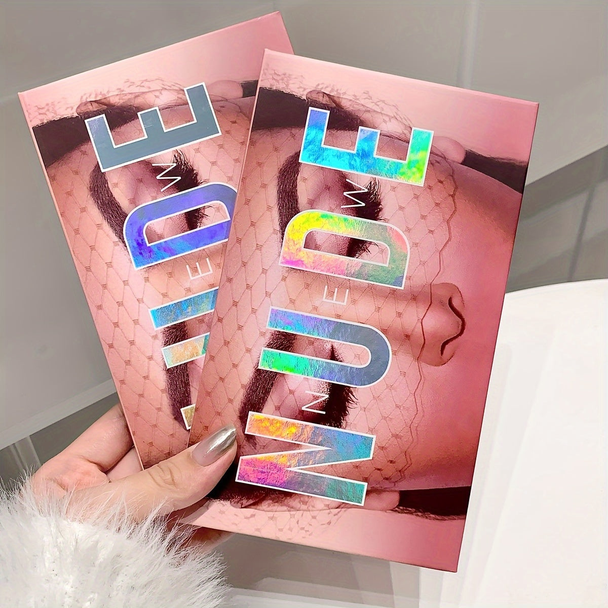 18-Color Desert Rose Eyeshadow Palette with Matte Shimmery Finishes for Festivals and Parties