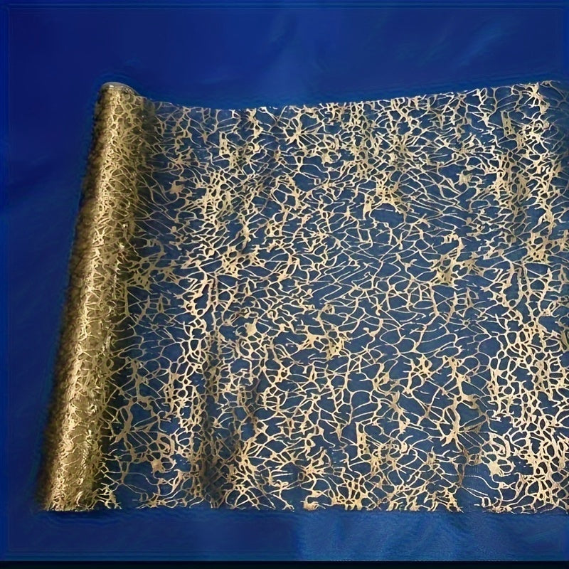 Sleek oltin stol qoplamasi 100% polyesterdan tayyorlangan, bir rangda, turli bayramlar uchun mukammal.