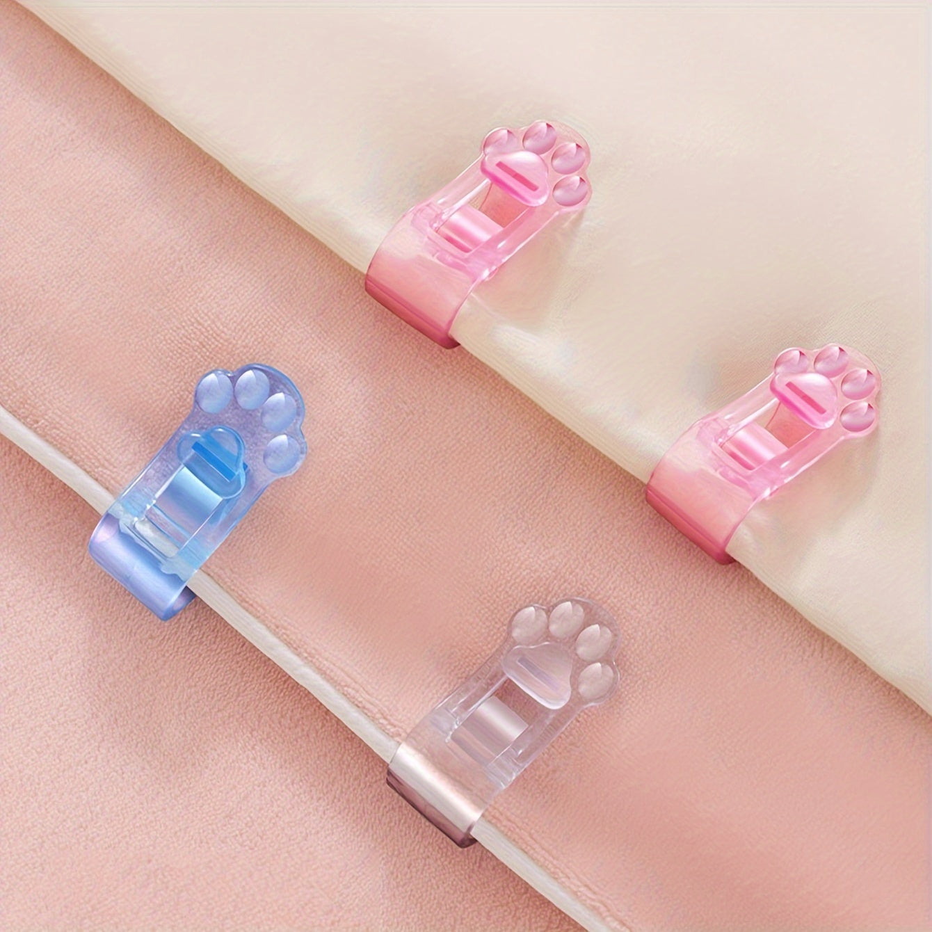 Set of 4 Bed Sheet Clips for Secure Fitted Sheets and Duvets