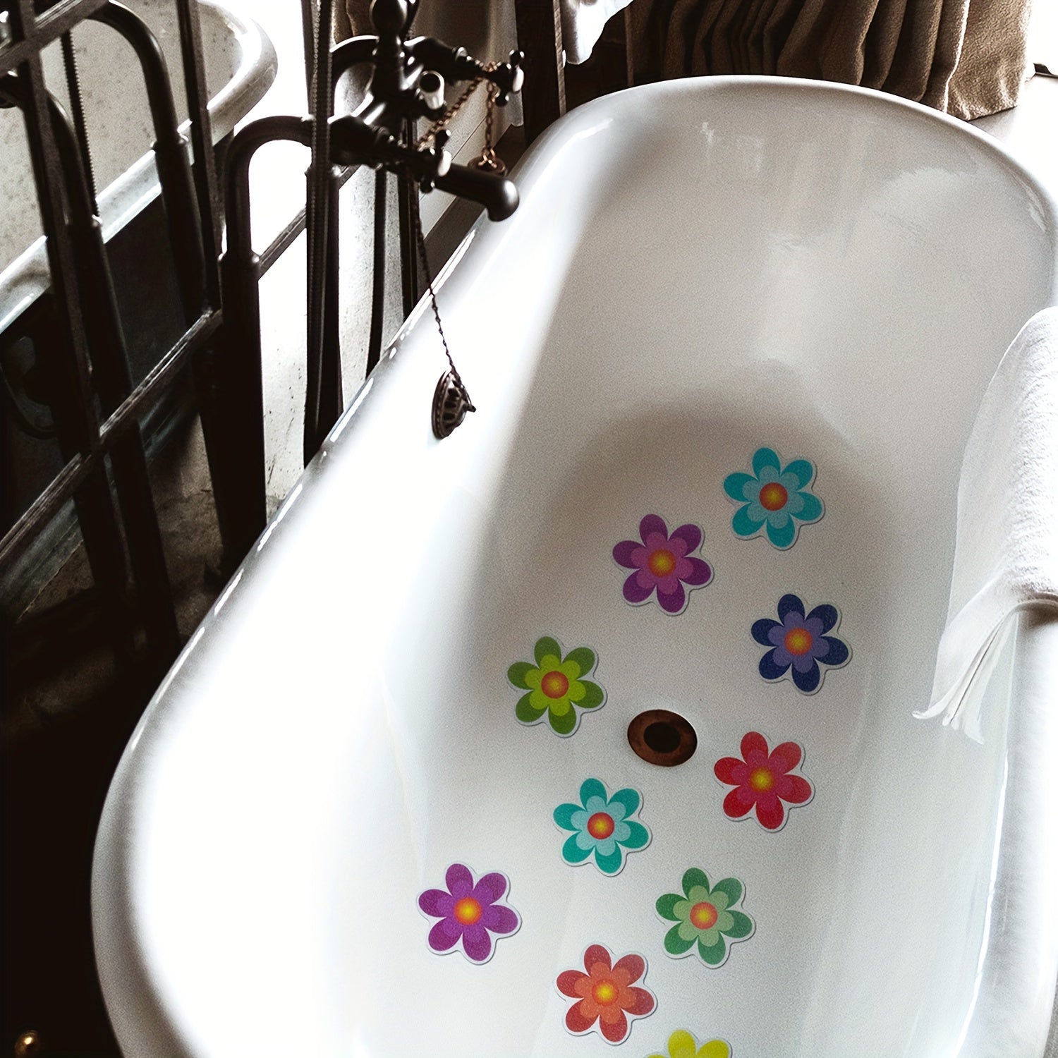 Rang-barang gullar o'z-o'zidan yopishadigan, sirpanmaydigan vannaxonasi mato, 10 ta paket, suv o'tkazmaydigan vinil pol uchun tutqichlar