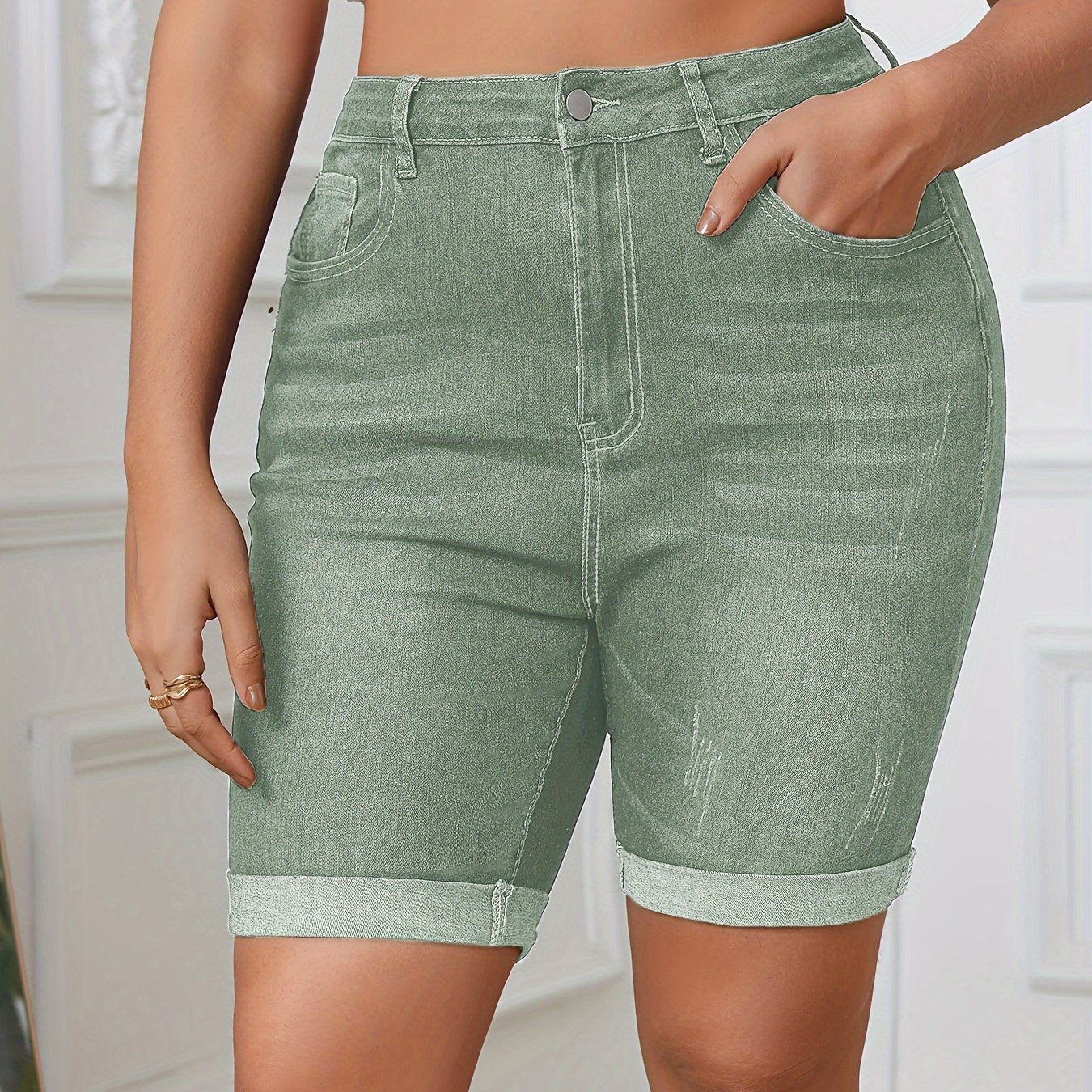 Shorts de mezclilla elástica de talla grande en color verde oliva, a media pierna, casuales para verano con bolsillos