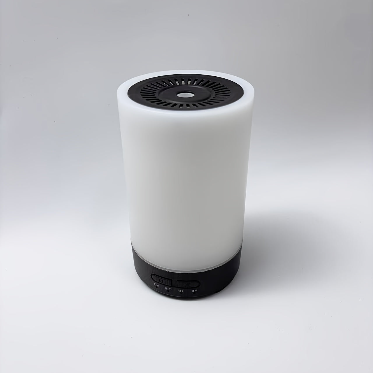 1 dona USB quvvatlangan Soundwave texnologiyali namlagich, aromat diffuzori bilan, 7 ta sozlanadigan rangli muhit yoritgichi, tugma boshqaruvi, jim sovuq bug' va yotoqxona uchun kichik uy o'lchami.