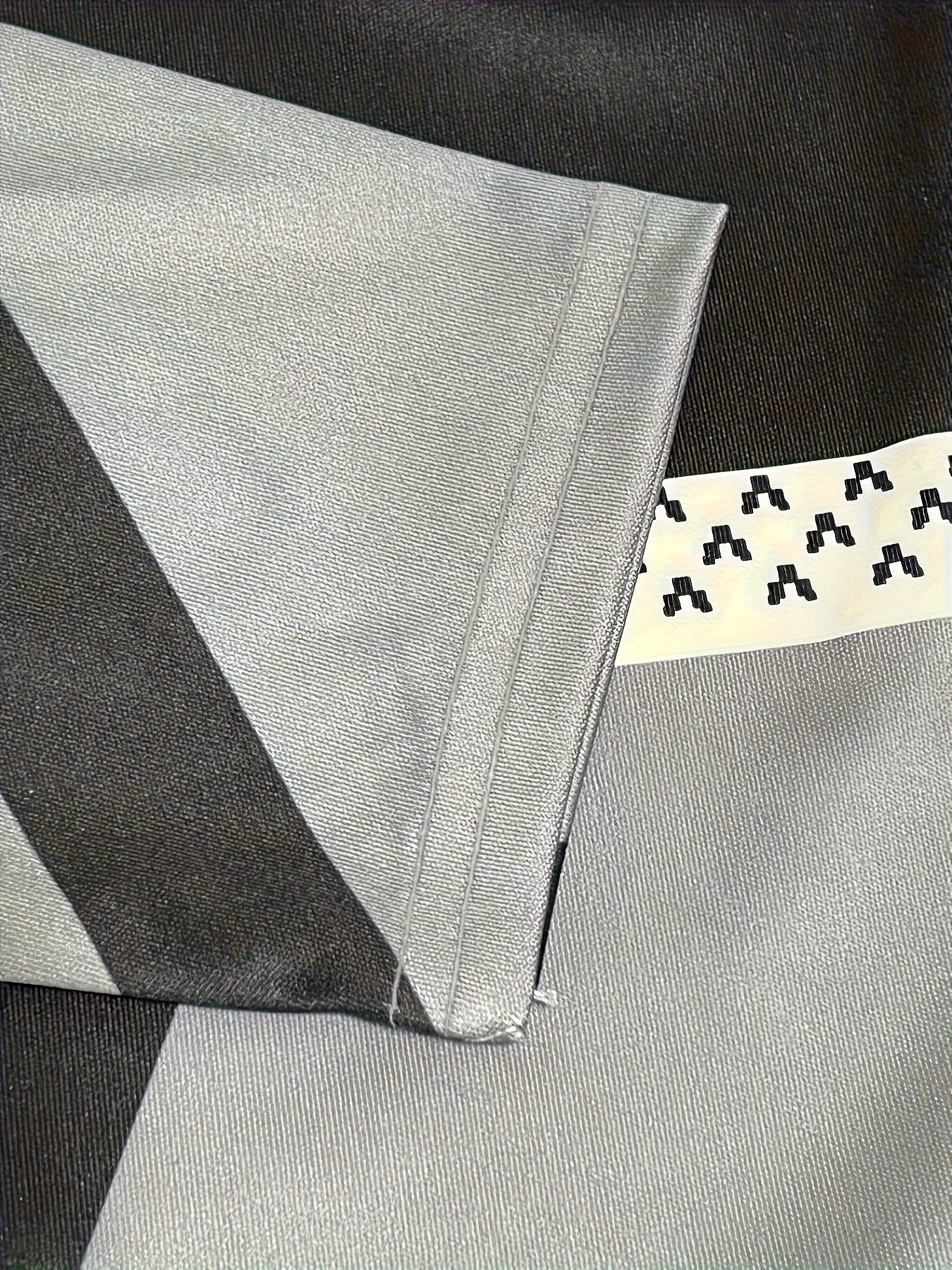 Conjunto de dos piezas con estampado geométrico de talla grande con top de cuello redondo y pantalones