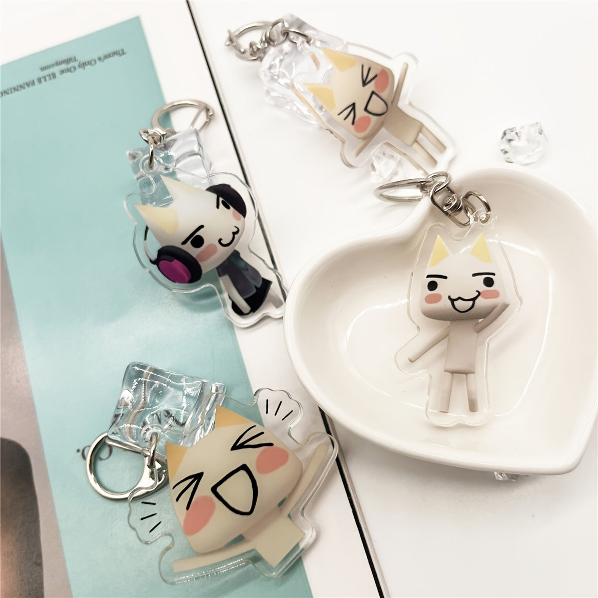 Llavero de acrílico Cartoon Cat para bolsos y joyería, pequeño colgante, regalo para fans