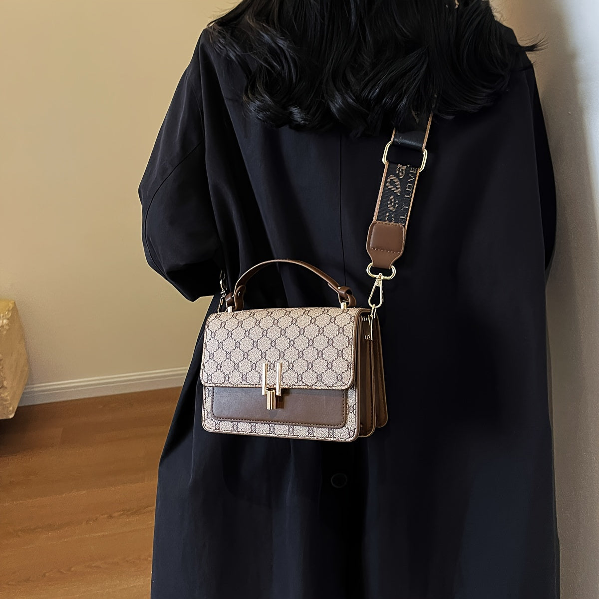 Мини-сумка через плечо с цветными блоками и геометрическим дизайном из текстурированной PU