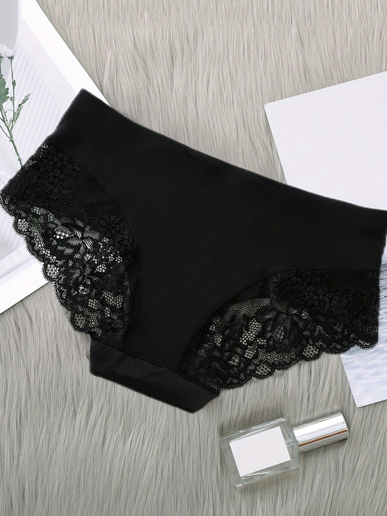 Women’s Seamless Lace Panties Breathable Underwear Comfortable Lingerie Pack of 4