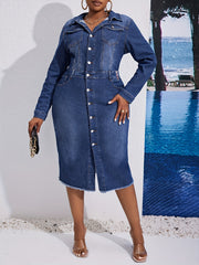 Kiki Angel plus-size denim midi ko'ylakni tugmachali old qismi, yaka yelkalari va qirralari yirtilgan dizayni bilan taklif etadi. Paxta aralashmasidan tayyorlangan, bu bir rangli tunika tasodifiy uslub uchun mukammaldir.