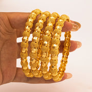 4 ta nafis va jozibador qotishma bilakuzuklar to'plami, ayollar uchun har kuni yoki to'ylar, partiyalar, musiqa festivallari va Shukronalik bayramlari kabi maxsus tadbirlarda taqish uchun mo'ljallangan zamonaviy marjonli bilakuzuklar.