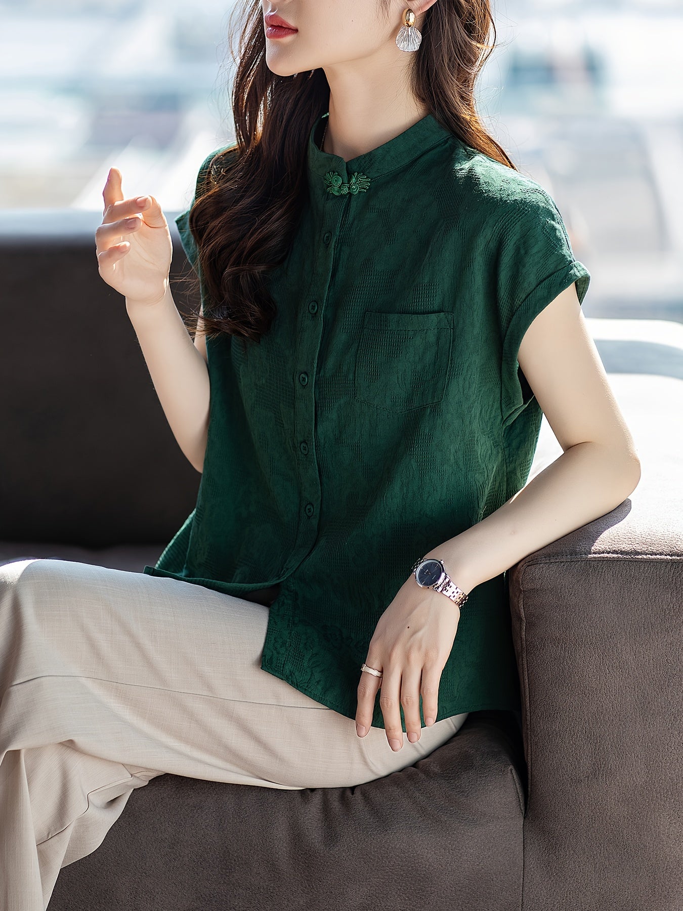 Women Short Sleeve Shirt with Design, Trendy Button-Down Top