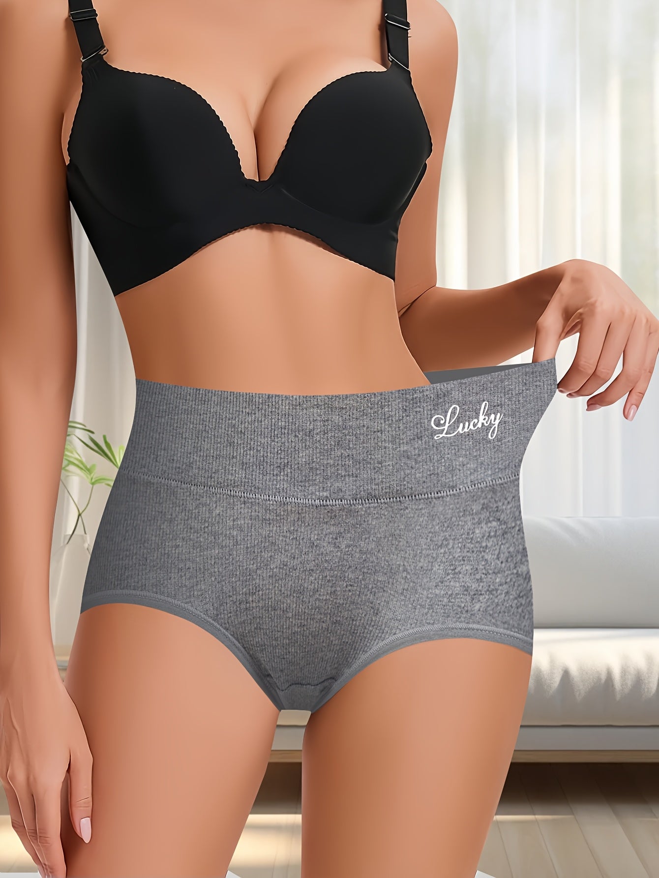 4-pack paxta o'rtacha balandlikdagi ichki kiyimlar, harf bosma, nafas oladigan to'qima, oddiy uslub va ayollar uchun qulay teriga do'st moslik.