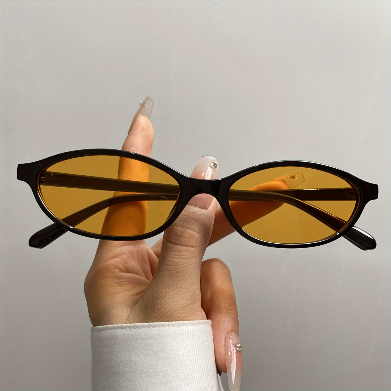 Unisex Cat Eye Glasses Fashion Accessories for Women and Men