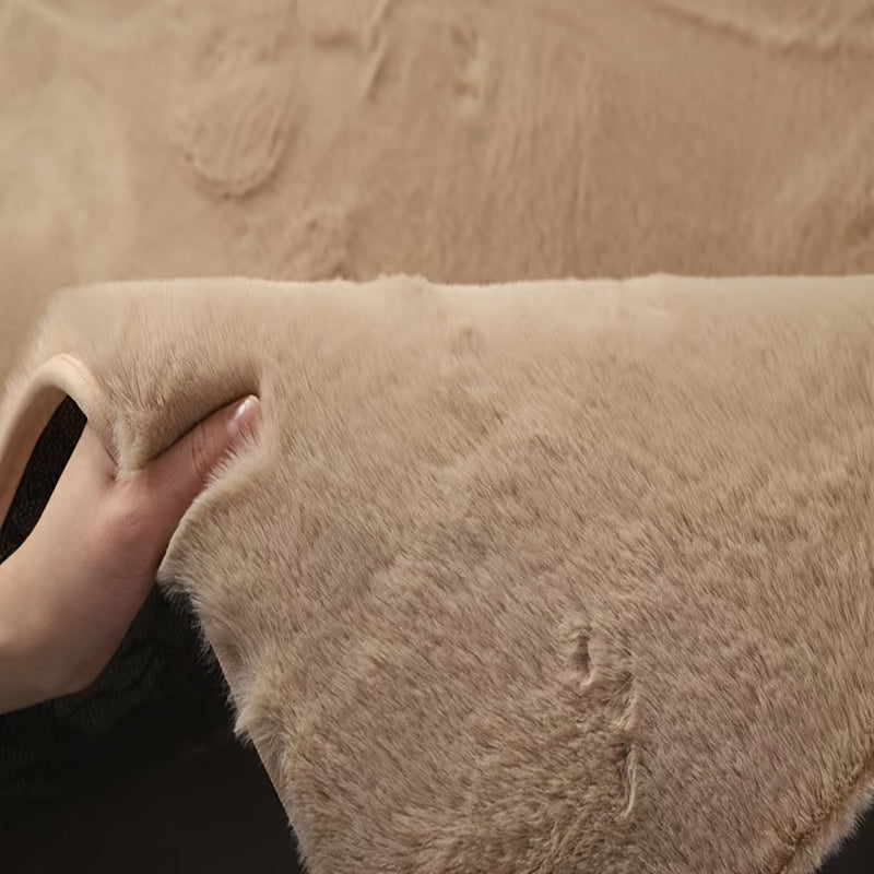 Faux Rabbit Fur Area Rug Soft Plush Fade-Resistant Machine Washable Living Room Bedroom Decor