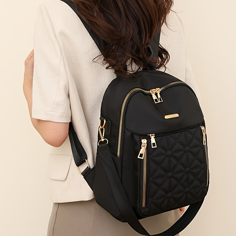 Ayollar uchun zamonaviy qora naylon rucksack, to'qimachilik detali, sozlanadigan yelka tasmalari, sayohat yoki kundalik foydalanish uchun bir nechta bo'limlar. Mustahkam fermuar yopilishi, tikilgan tuzilishi va