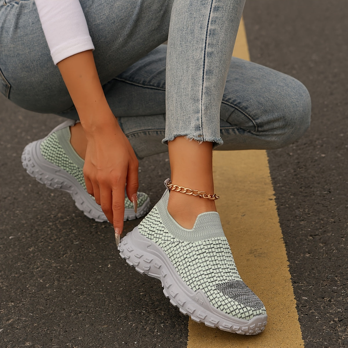 Ayollar uchun slip-on yurish poyabzali engil nafas oladigan tarmoq kundalik krossovkalar