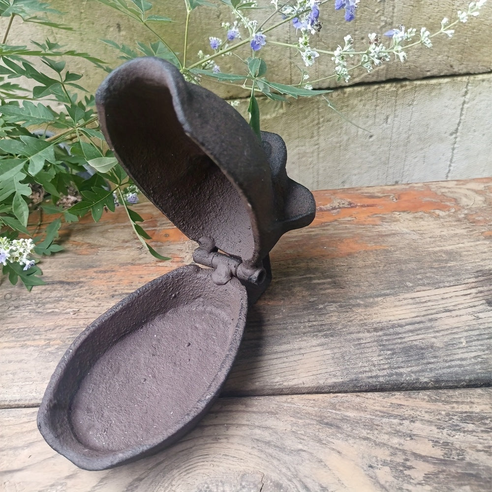 Vintage Cast Iron Monkey Ashtray with Lid - Unique Orangutan Design Outdoor Cigar Gift