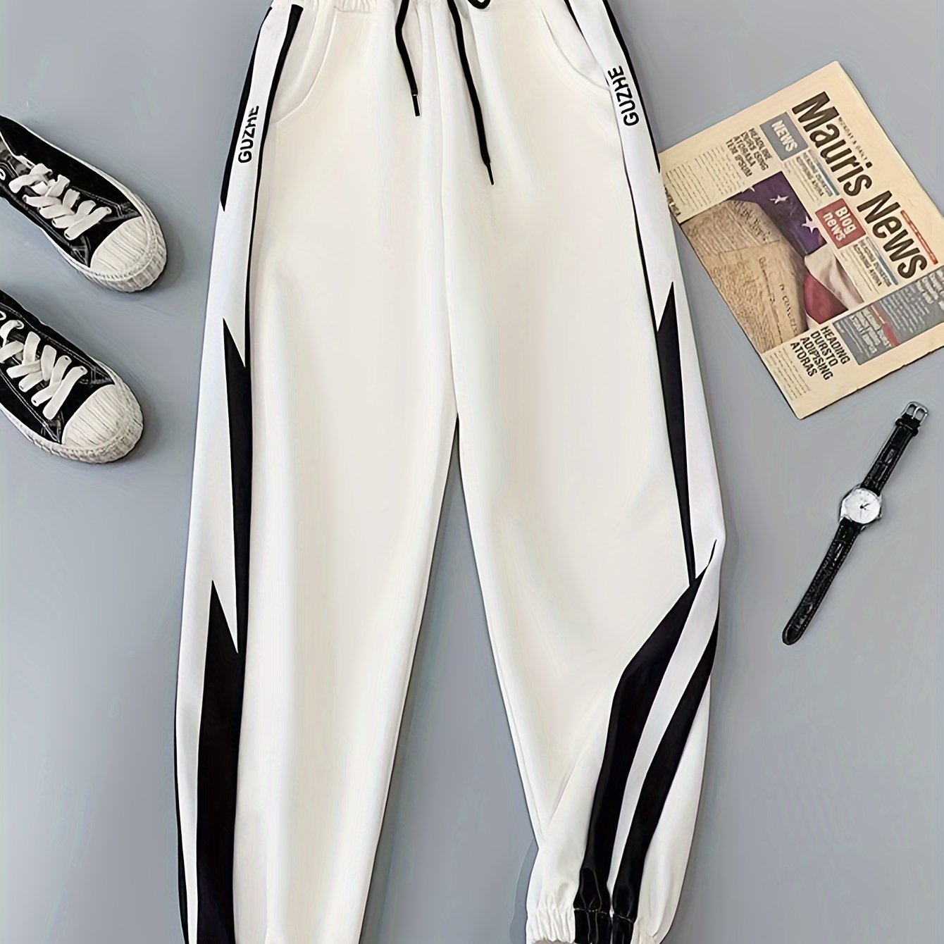 Men's Lightweight Stretch Joggers with Contrasting Side Panels and Elastic Waistband for Spring Fall Sports and Casual Wear