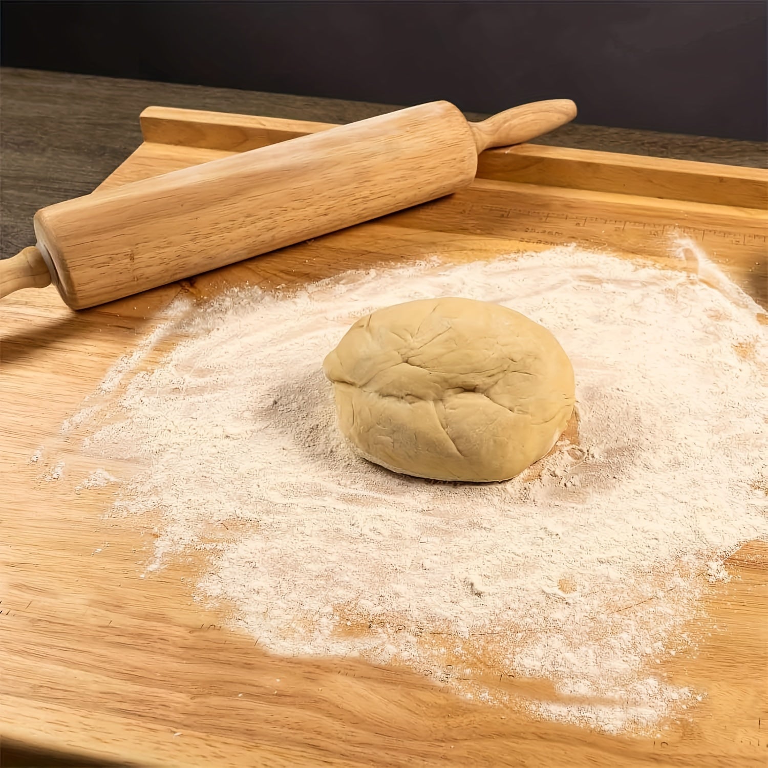 Katta bambukdan yasalgan pishiriq taxtasi, ikki tomonlama oshxona go'sht bloki va counter qirralari, stolda mustahkam joylashish uchun qaytariladigan kesish taxtasi, oziq-ovqat xavfsiz kesish taxtasi