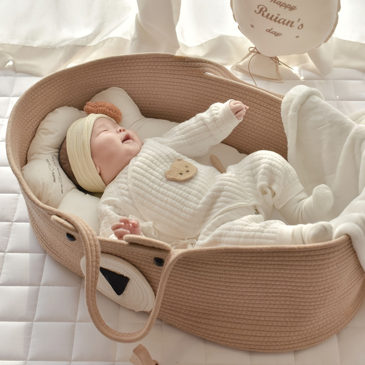 Baby Crib with Bear Design and Foldable Fabric Cradle with Storage Basket for Newborns to 3 Years