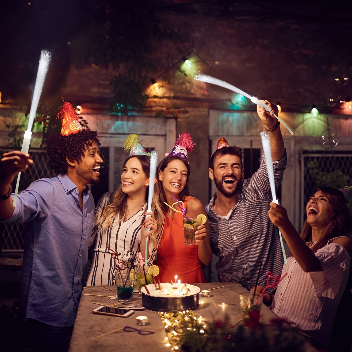 Konsert partiyalari uchun rangli tutqichli oq LED chaqnash tolasi. Yorug'lik rangi tasodifiy.