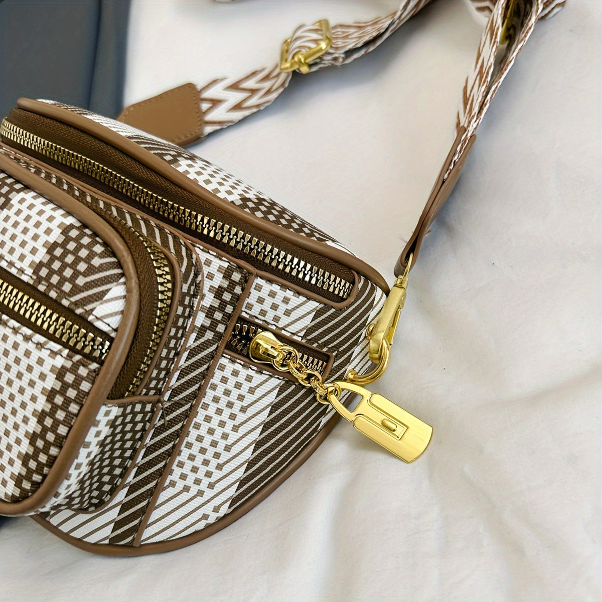 Ayollar uchun Koreys moda ko'krak sumkasi, chiziqli dizayn, sozlanadigan kamar, zip yopilishi