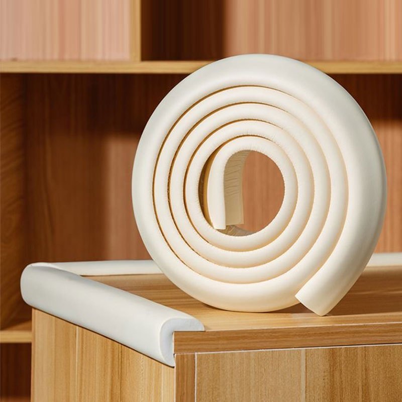 Silicone burchak himoyachisi 200cm o'z-o'zini yopishtiradigan bolalar uchun xavfsizlik bumpersi mebel uchun