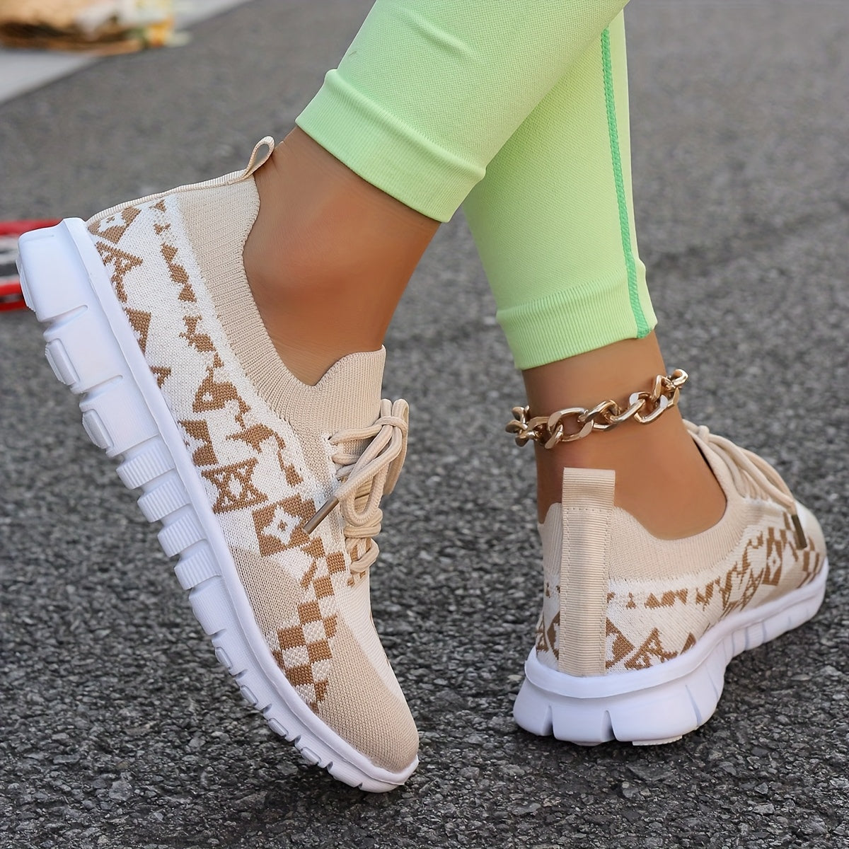 Women's Plus Size Mesh Casual Sneakers Breathable Lace-Up Athletic Shoes