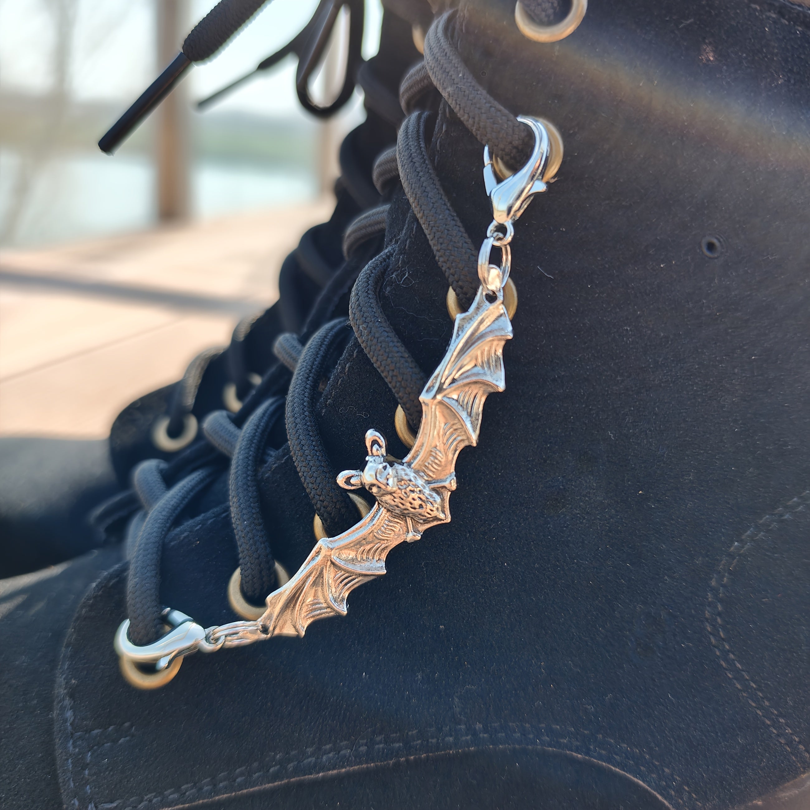 Women Gothic Shoe Charms 2pcs Bat Wing Love Letter Lace Chain Zinc Alloy