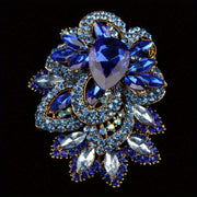 Elegant Flower-Shaped Rhinestone Brooch for Women Sparkling Jewelry Accessory for Parties