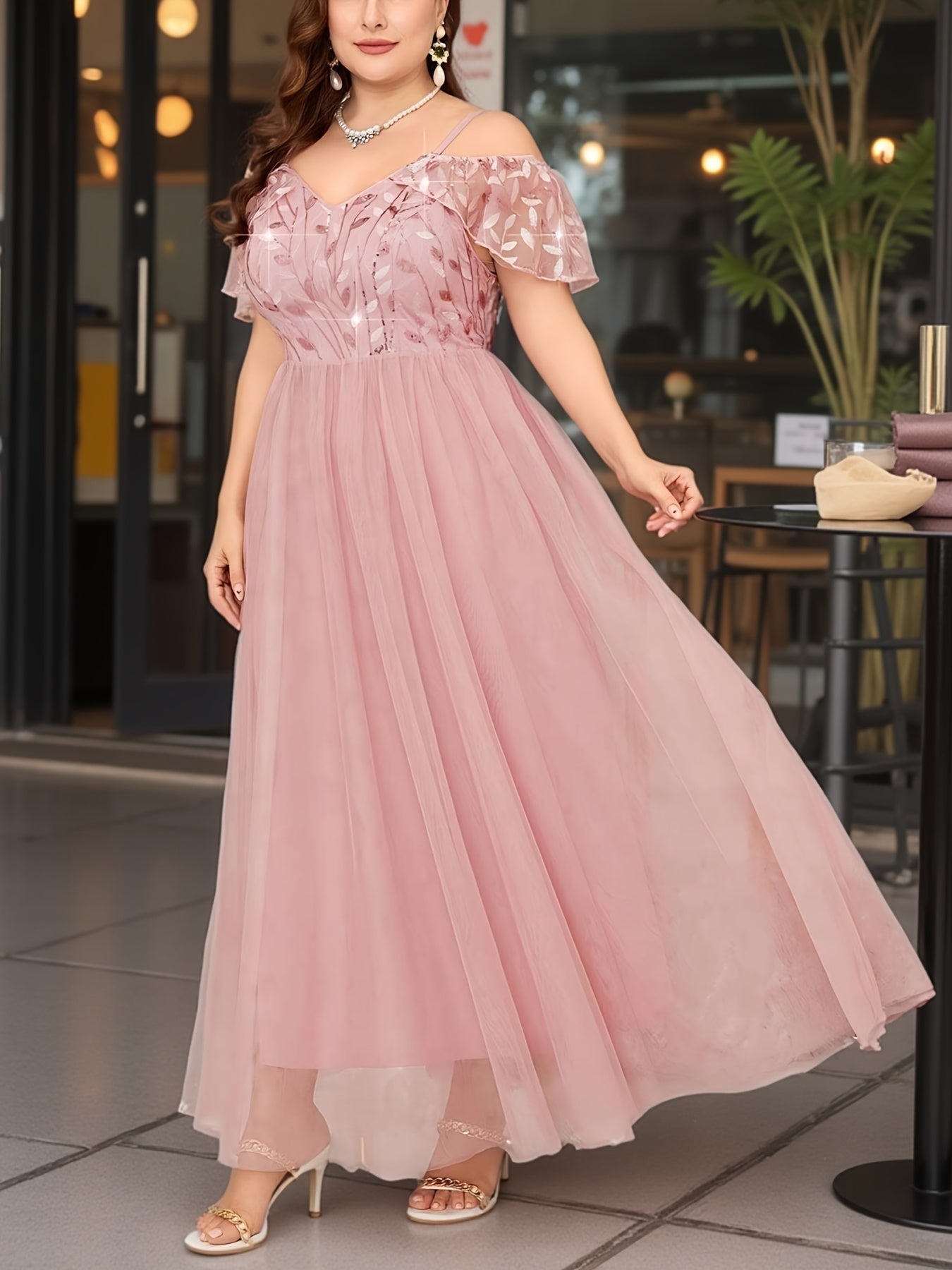 Plus Size Women's Elegant Sequin Tulle Evening Dress for Party and Banquet