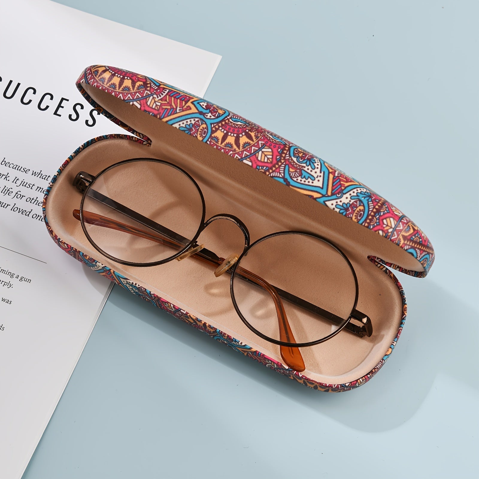 Rang-barang Sehrli Massiv Neshonasi bilan ko'zoynaklar uchun bardoshli yarim qattiq quti