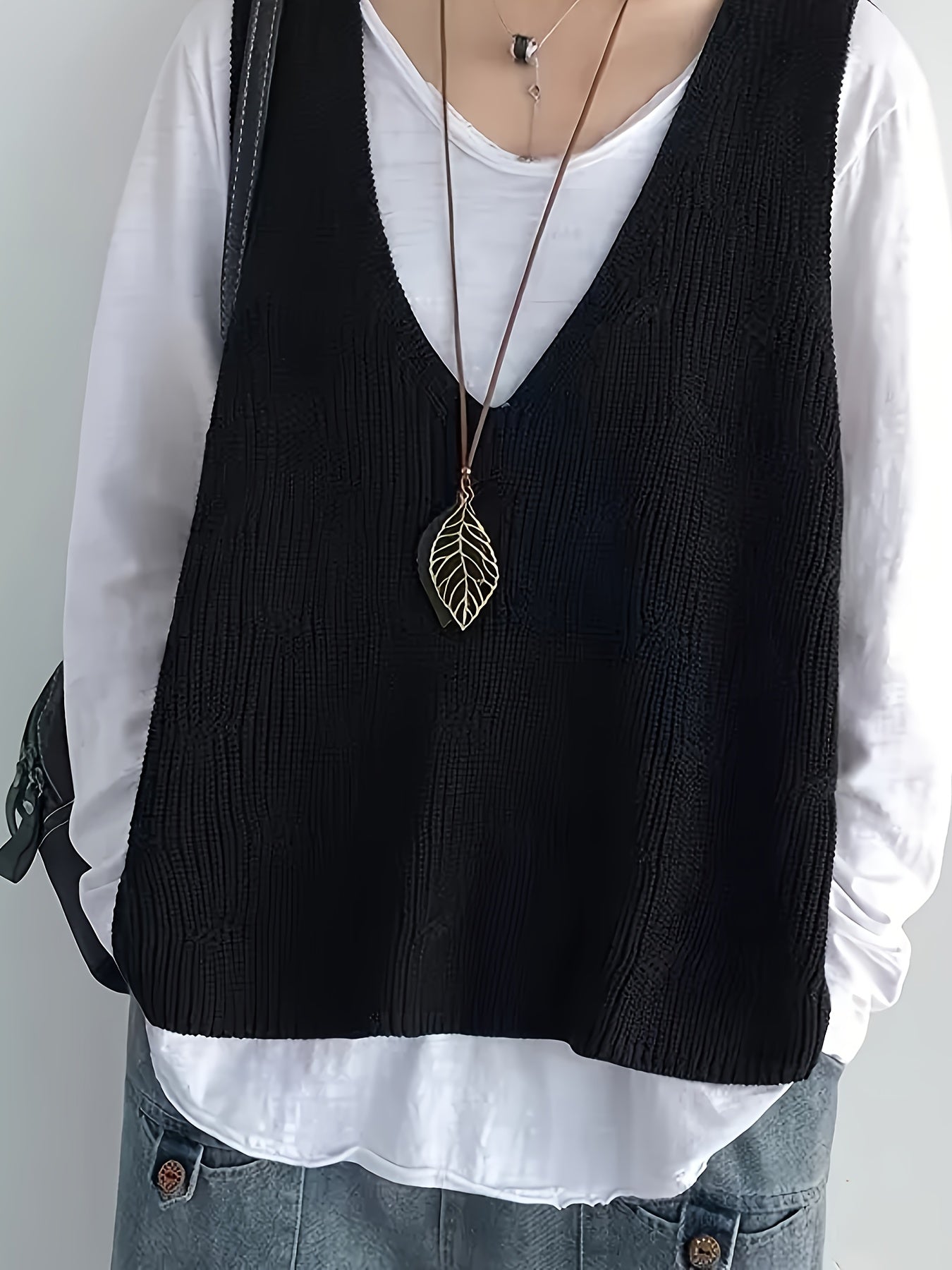 Plus Size Women's V-Neck Vest Solid Color Sleeveless Layering Top