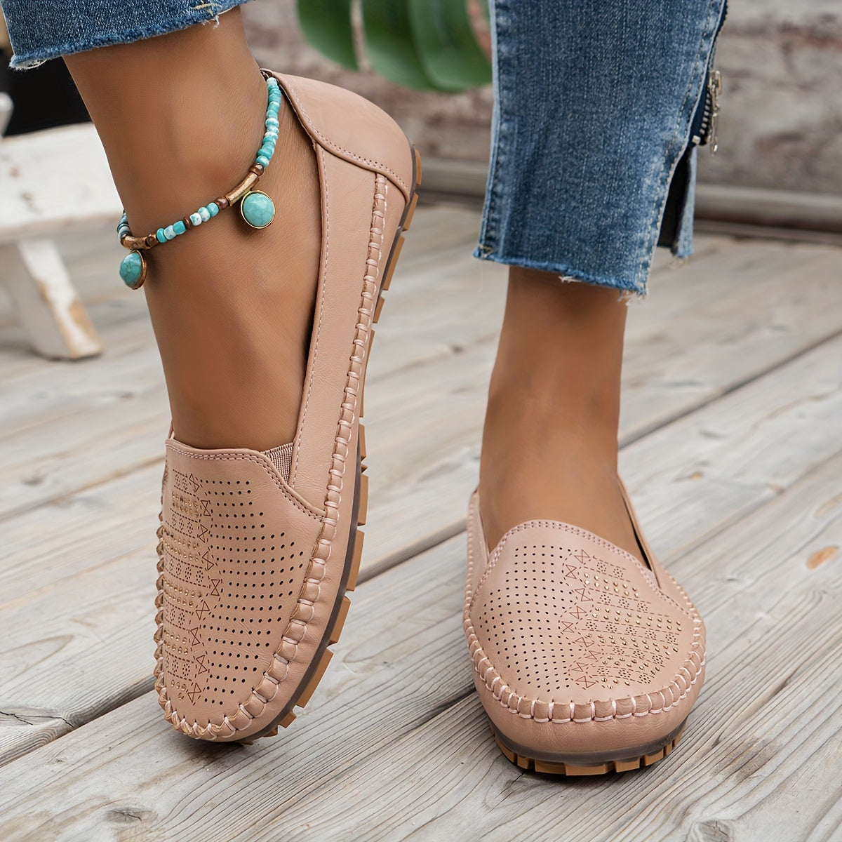 Women's Retro Perforated Flat Shoes Breathable Slip-On Loafers