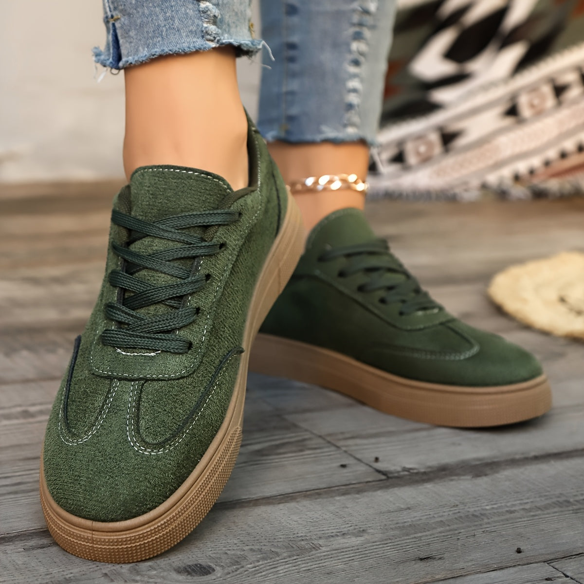 Women's Retro Sneakers Solid Color Casual Athletic Shoes Breathable Lightweight