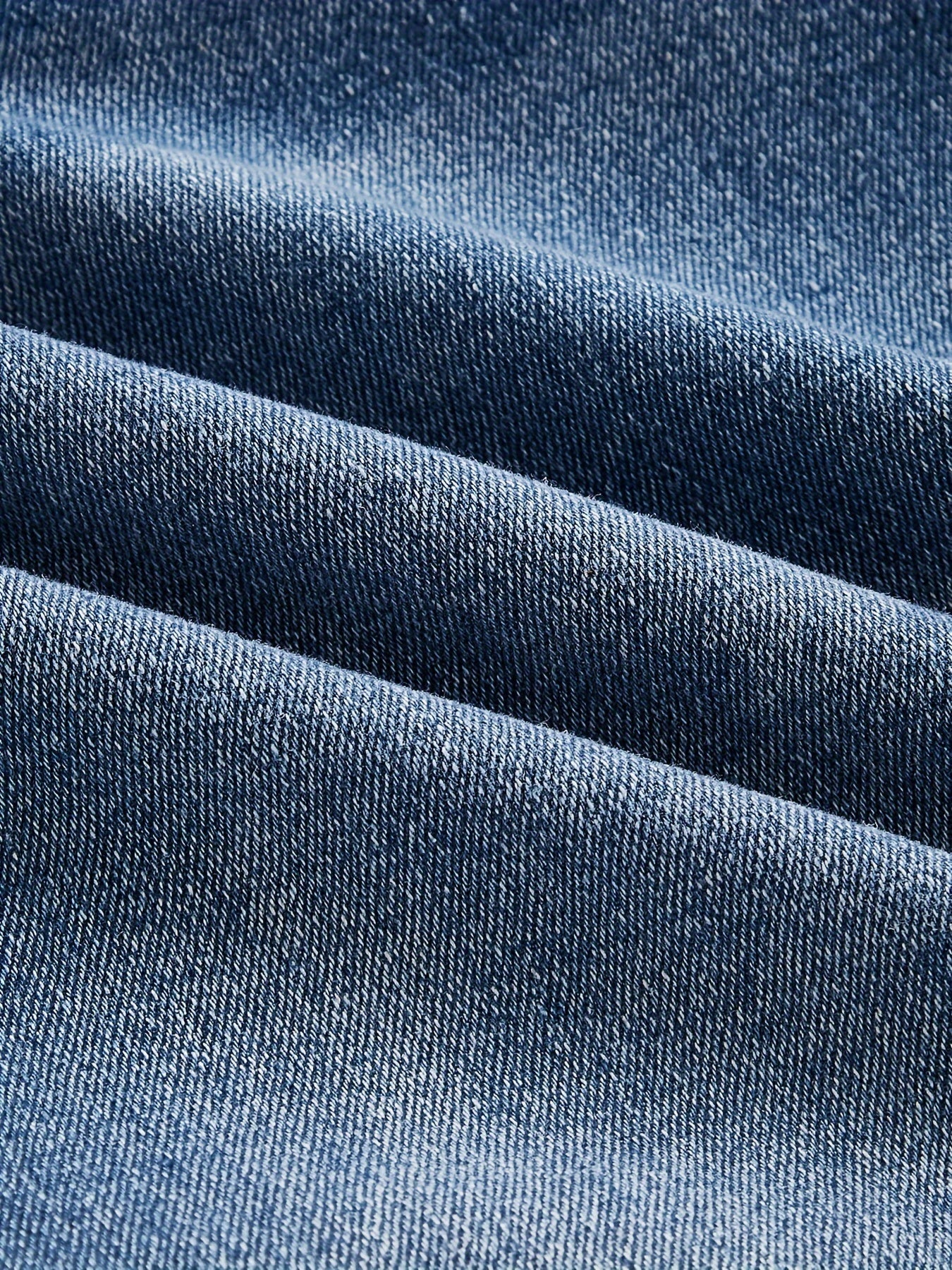 Ayollar uchun katta o'lchamdagi ochko'k ko'k rangli yuvilgan denim jinsi, yuqori elastiklikli, to'g'ri oyoqli