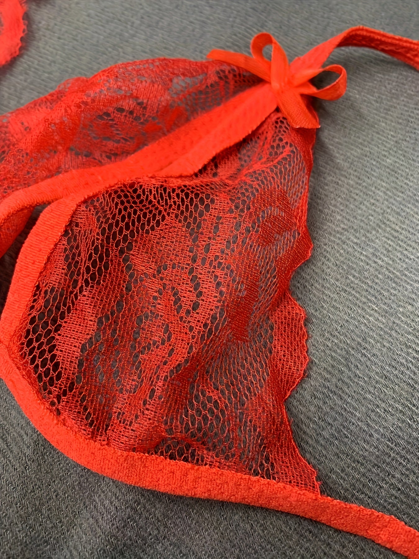 Plus o'lchamdagi ayollar uchun gul naqshli tikanli ochiq ko'krakli ichki kiyimlar to'plami va tanga