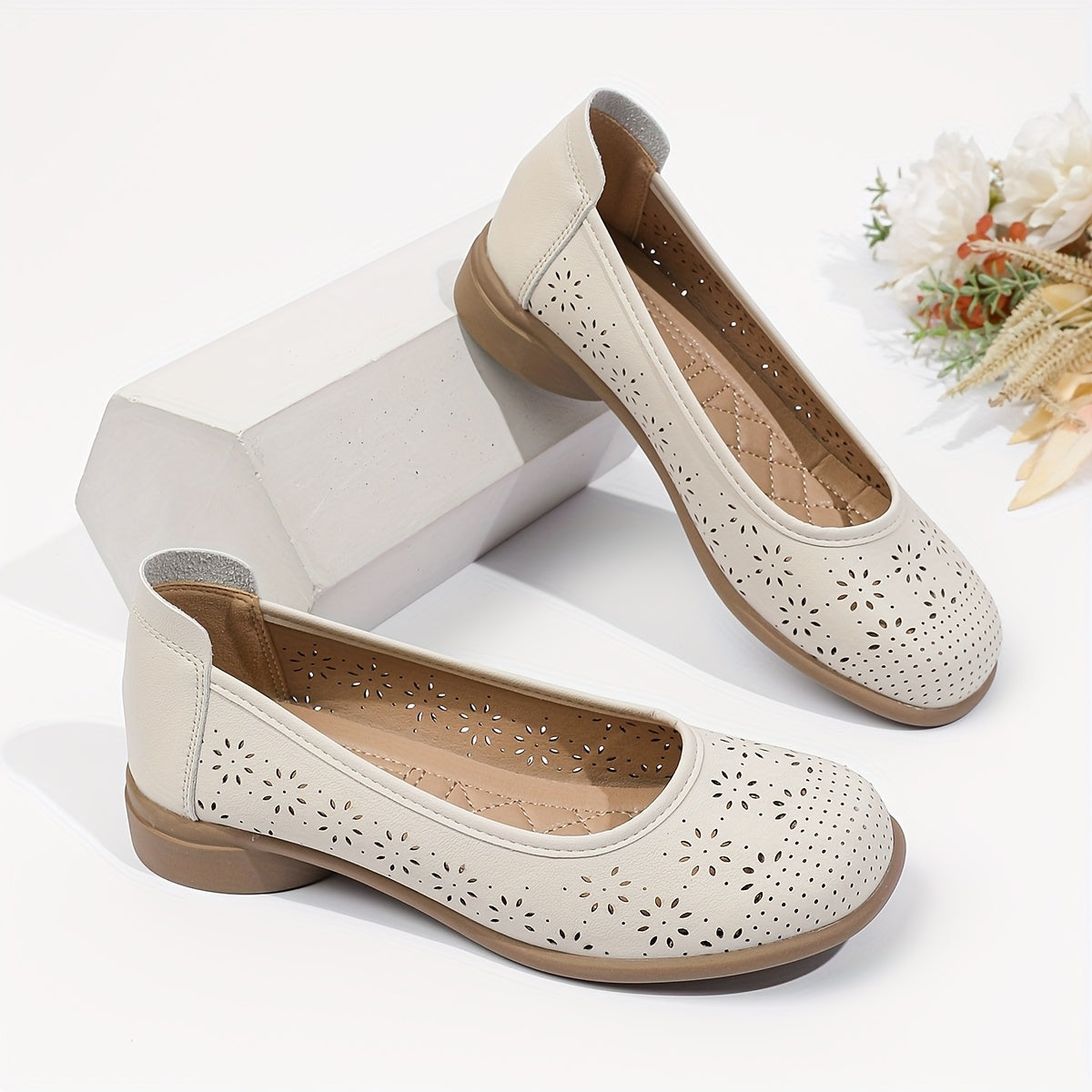 Women's Breathable Slip-On Flats with Soft Sole Non-Slip All Seasons