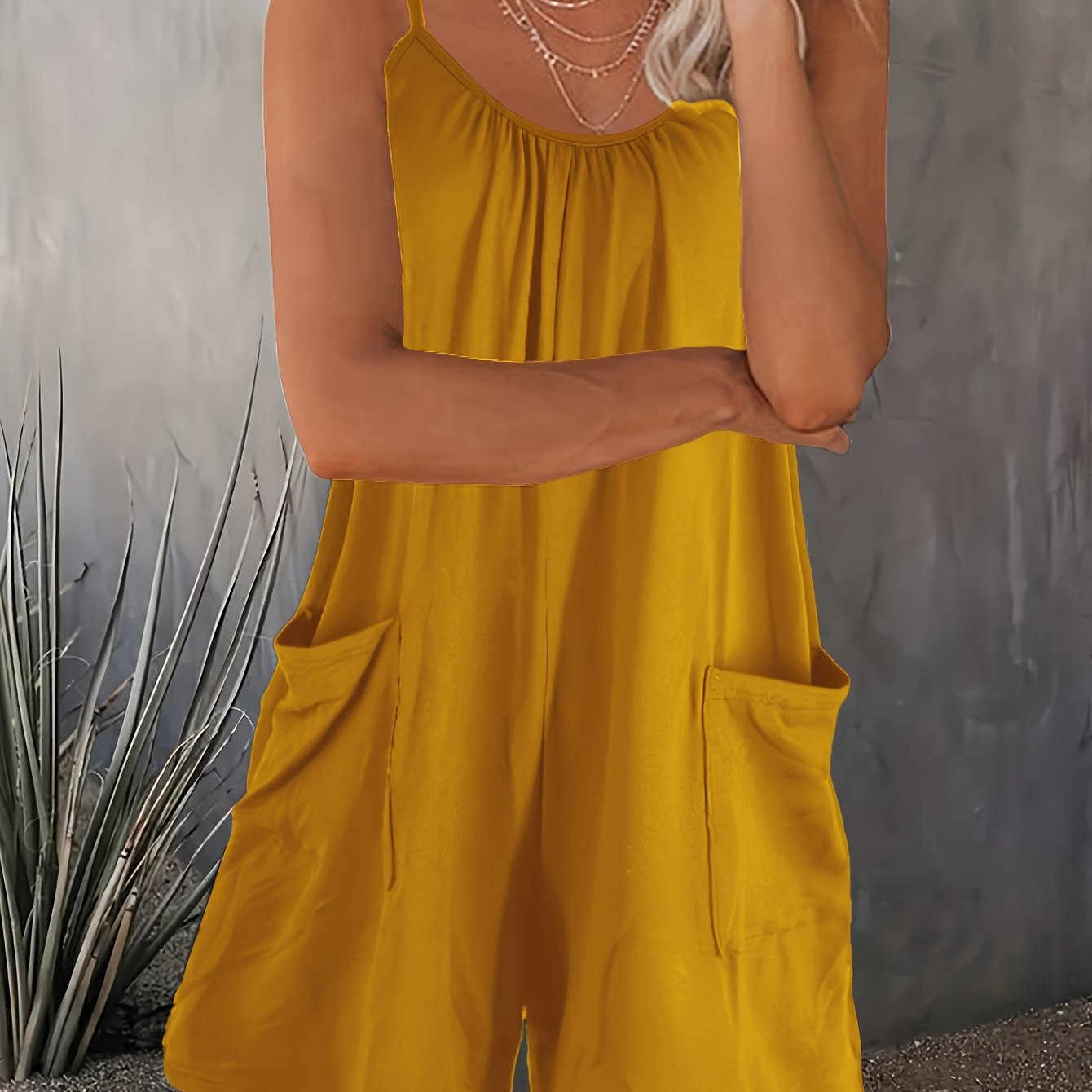 Women's Green Sleeveless Romper with Pockets for Summer Vacation