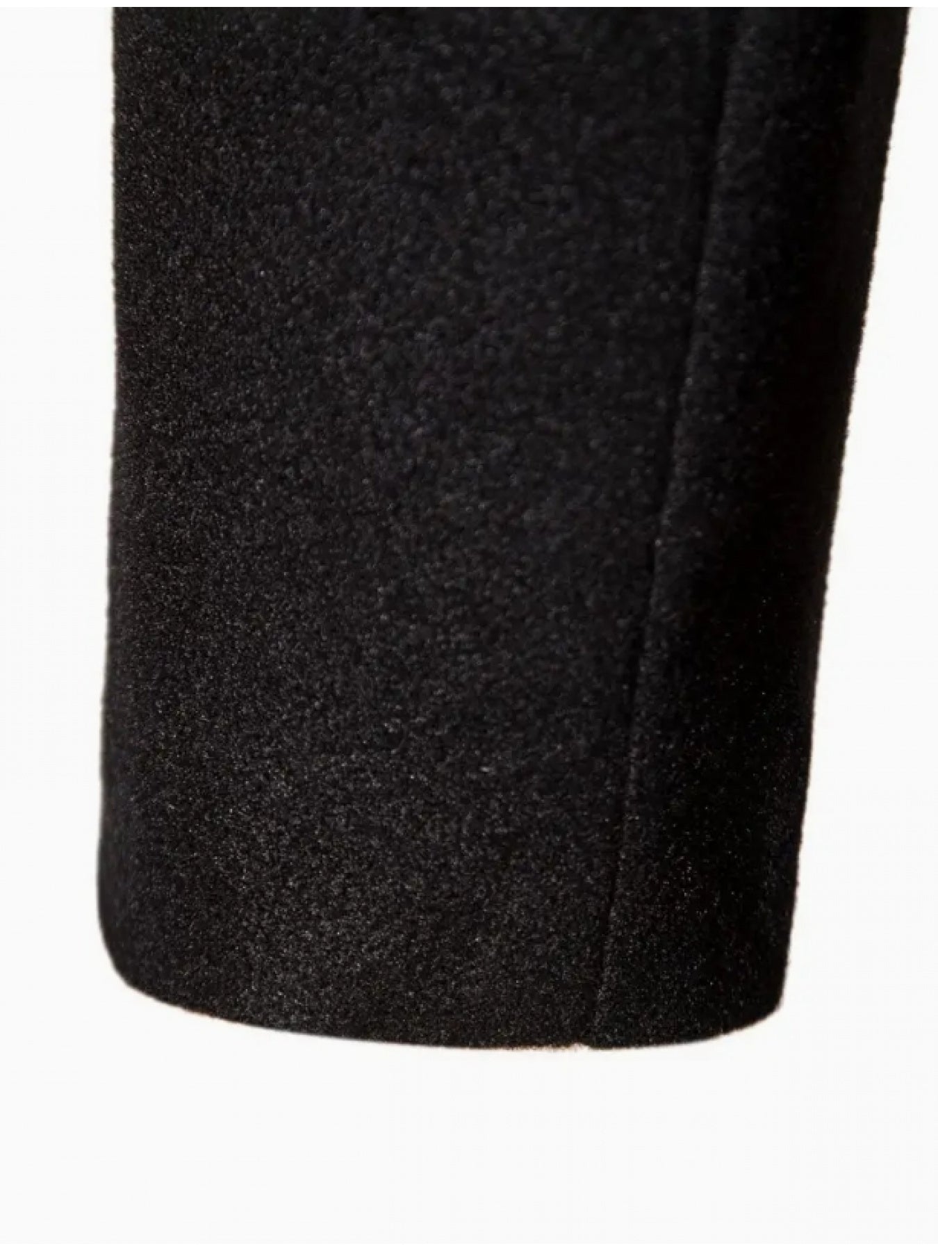 Erkaklar uchun och kulrang o'rta uzunlikdagi trenchcoat, tasodifiy turdagi turli xil yenglar, tugmachali uslub, 100% polyesterdan tayyorlangan. Kuz va qish uchun ideal, odatiy moslik.