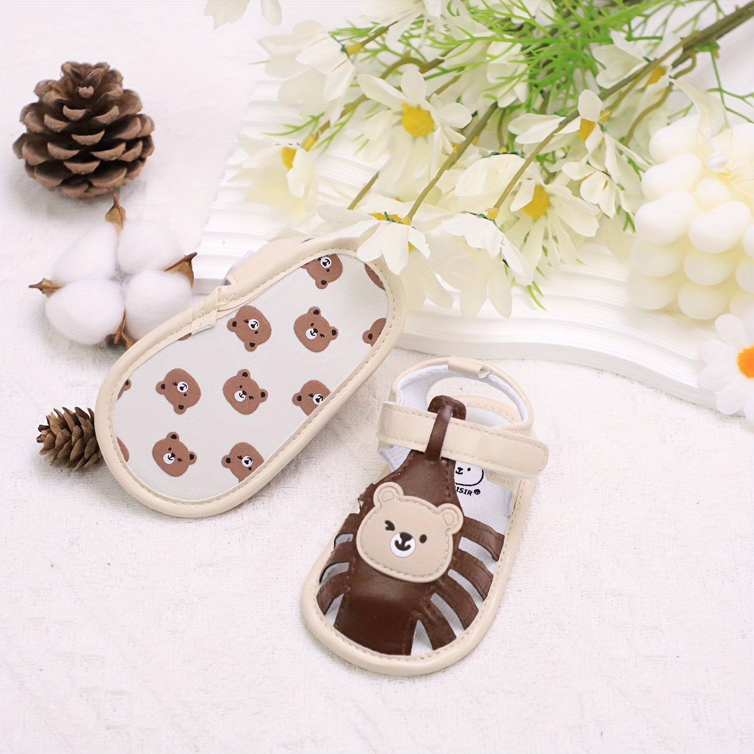 Kichkina bolalar uchun sandal Bear Theme yumshoq taglik nafas oladigan yopishqoqsiz yozgi poyabzal