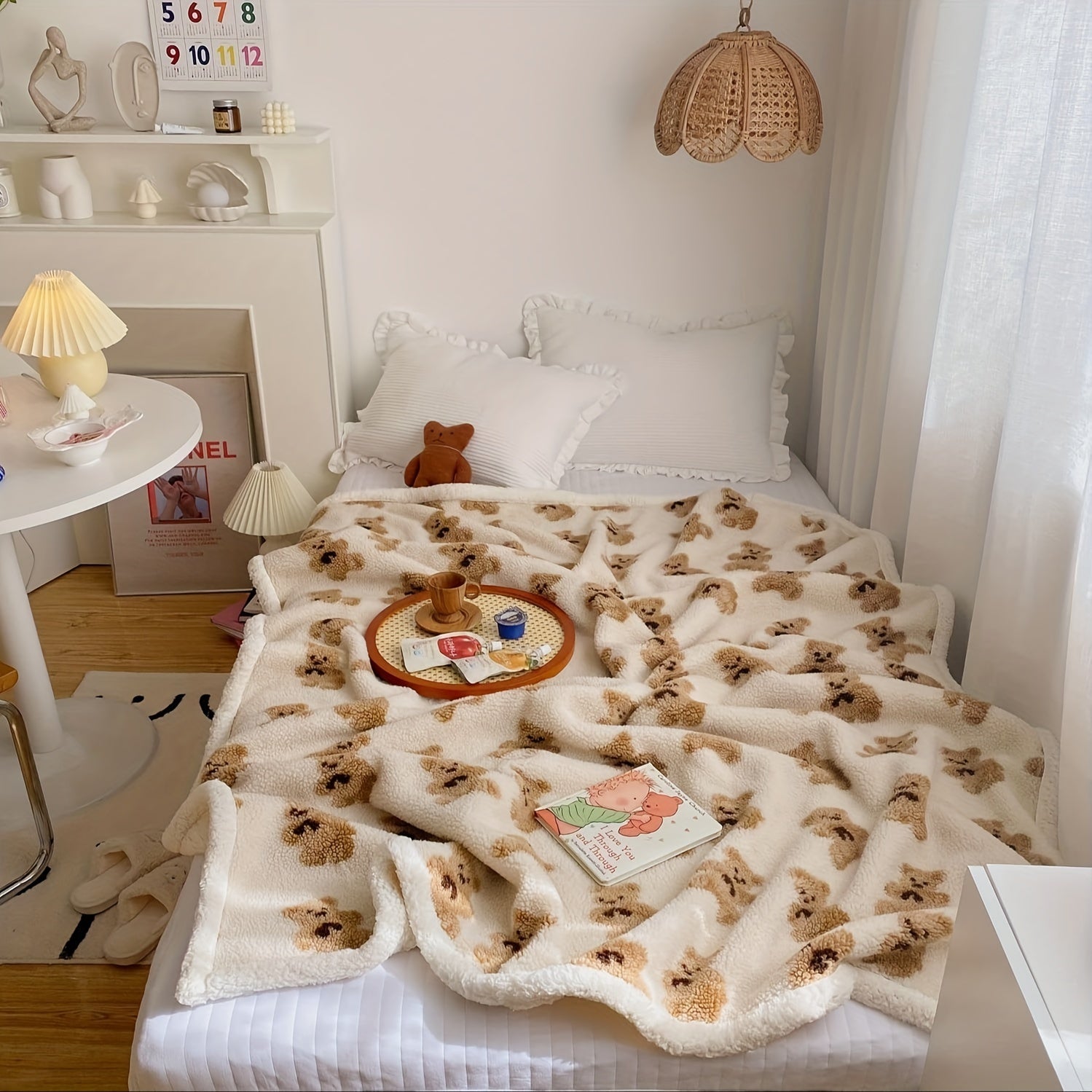 Two-Ply Cartoon Bear Fleece Blanket Ultra Soft Stain-Resistant Throw for Couch Bed
