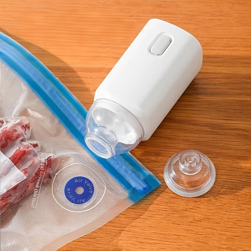 1 USB-заряжаемый электрический вакуумный запайщик и 5 вакуумных пакетов для хранения продуктов: 4 пакета размером 21 см x 22 см и 1 пакет размером 26 см x 34 см. Пакеты можно использовать повторно, они сохраняют продукты свежими дольше.