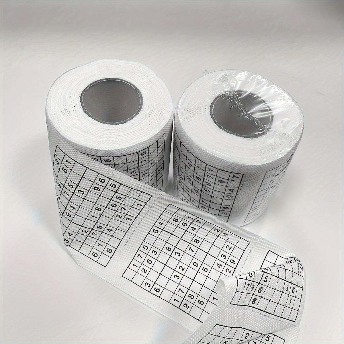 Matematika o'yinlari va bayram bezaklari uchun ijodiy Sudoku bosma qog'oz ruloni