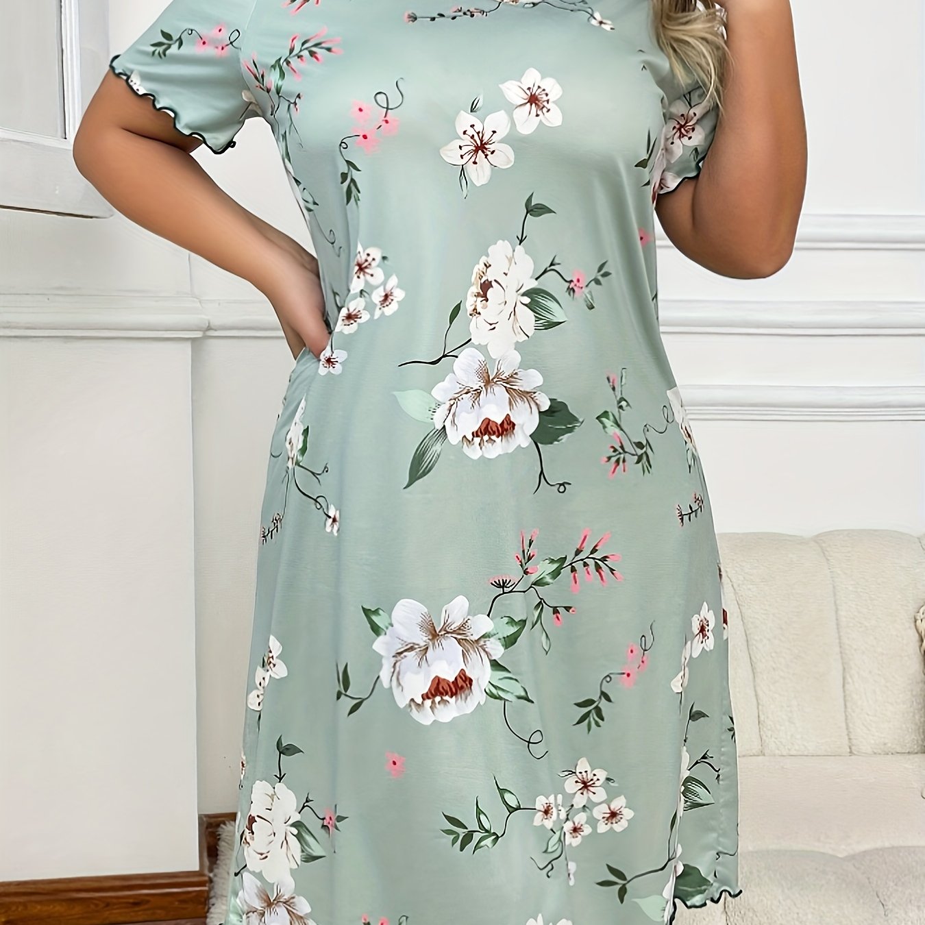 Ayollar uchun katta o'lchamli gullik bosma qisqa qo'lqopli kechki kiyim dam olish uchun